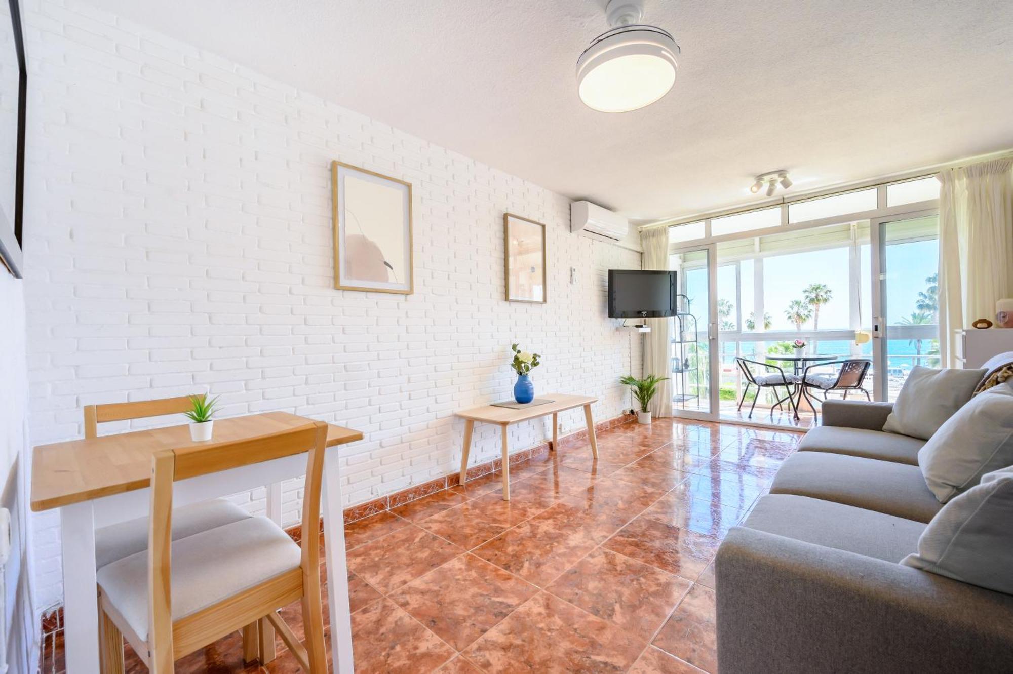 Sea View Apartment Бенальмадена Экстерьер фото